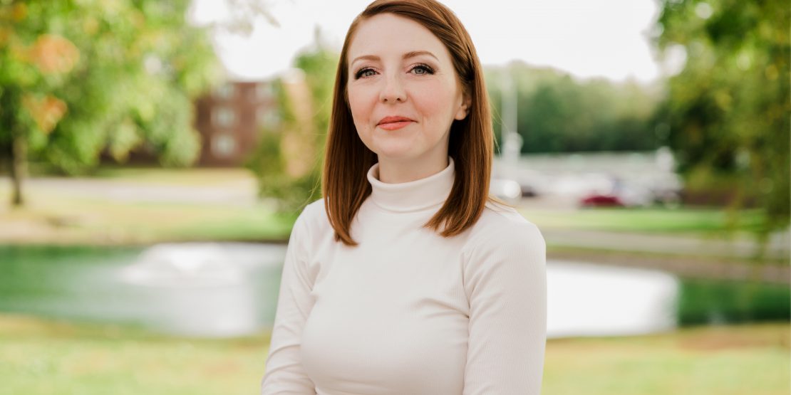 Headshot of Dr. Bethanie Irons