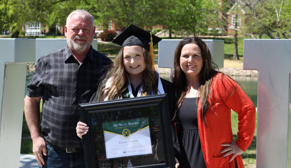 Grace Mauzy accepting McNutt award